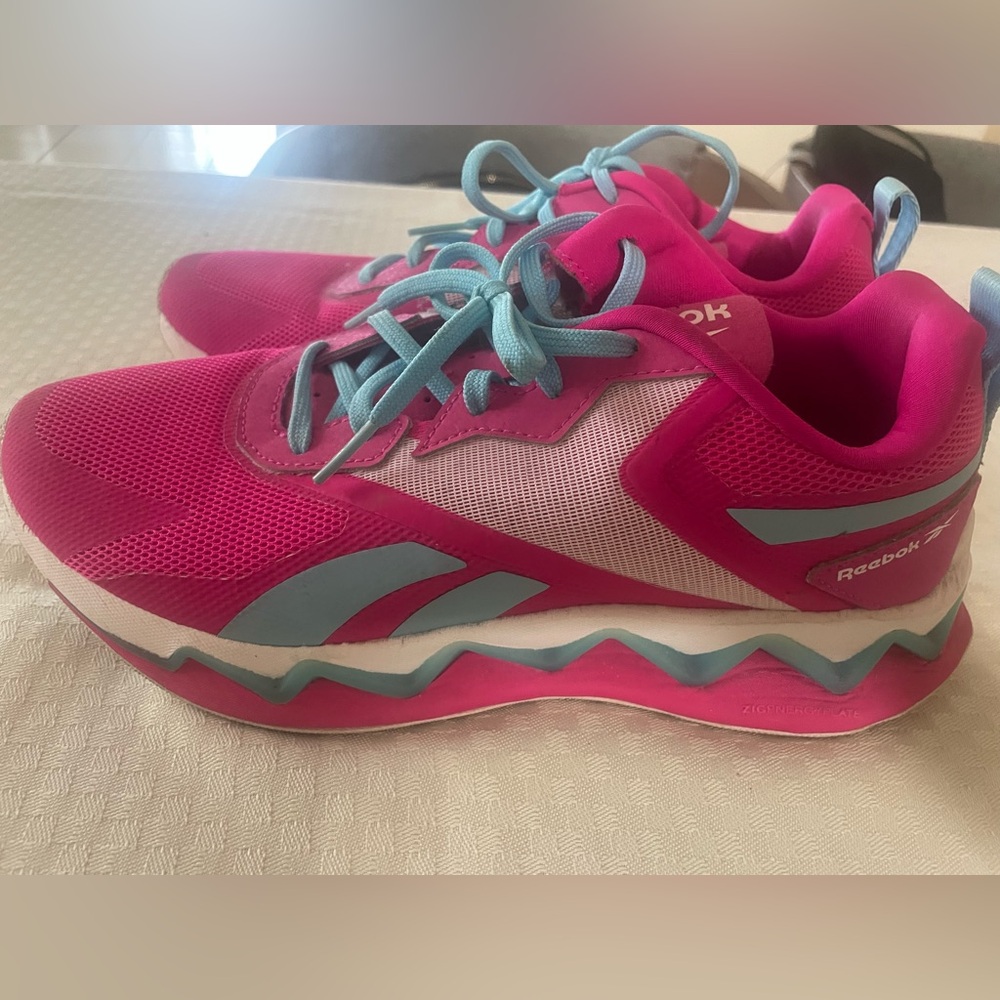 Reebok Women's Vibrant Pink and Light Blue Sneakers